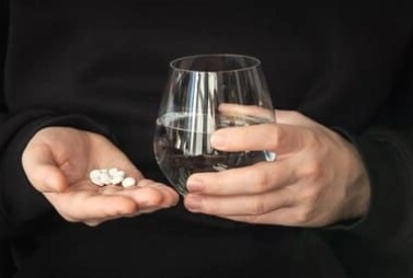 фото таблеток и алкоголя
