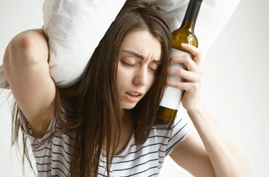 девушка в запое